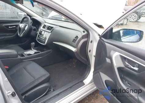 2016 Nissan Altima 2.5/2.5 S/2.5 Sl/2.5 Sr/2.5 Sv из США, поврежденный, VIN 1N4AL3AP0GN348425